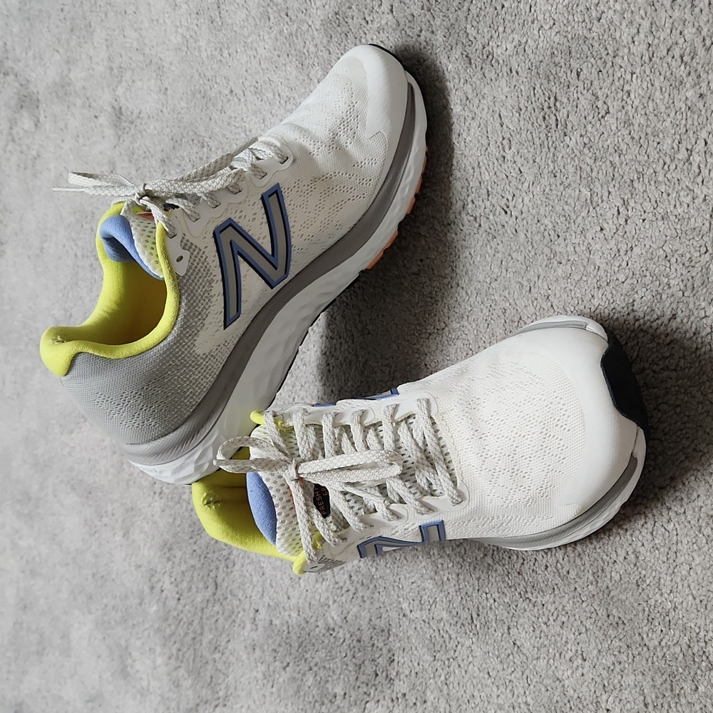 New Balance Running Sneakers Fresh Foam White/Grey Sz 7.5 - Picture 2 of 11